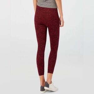 Spanx Look at Me Now Seamless Cropped Leggings in Garnet Rose size M